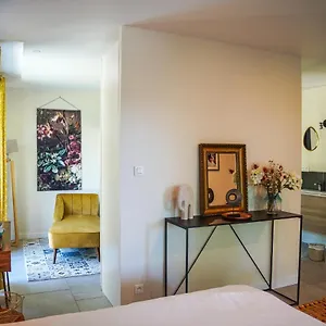 Bed & Breakfast Indépendante Au Calme Avec Piscine